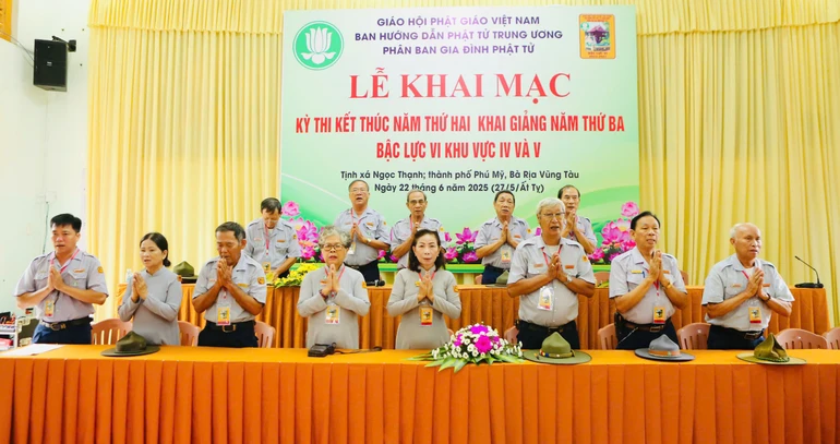 Khai mạc kỳ thi kết thúc năm thứ 2 - bậc Lực VI