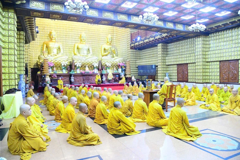 Lễ Bố-tát trong mùa An cư kiết hạ Phật lịch 2569 tại chùa Giác Ngộ