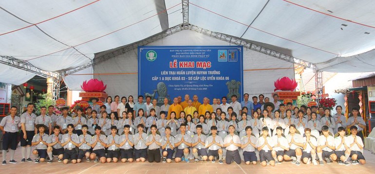 Lưu niệm tại Lễ khai mạc Liên trại huấn luyện Lộc Uyển, A Dục 