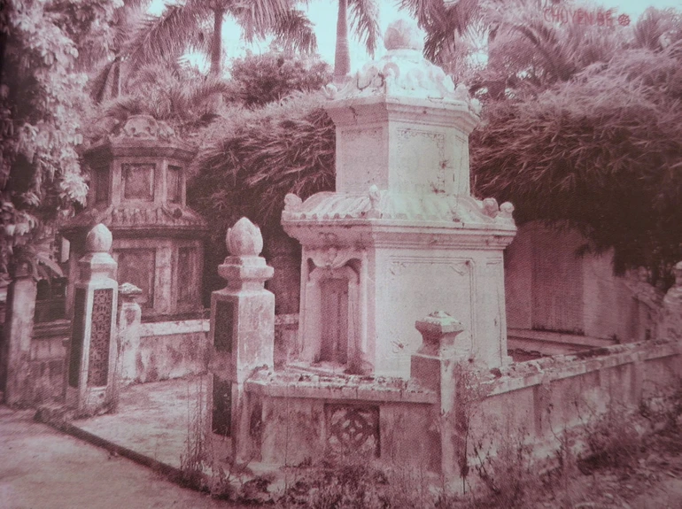 Tháp Đại sư Phổ Bảo tại vườn chùa Chúc Thánh