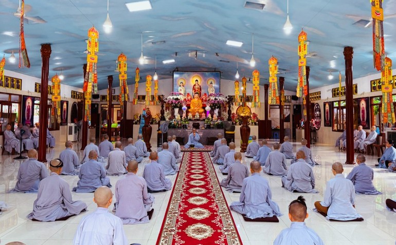 Trường hạ chùa Di Đà tổ chức thi tụng luật cho hành giả Ni