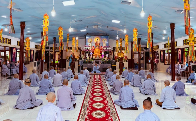 Trường hạ chùa Di Đà tổ chức thi tụng luật cho hành giả Ni