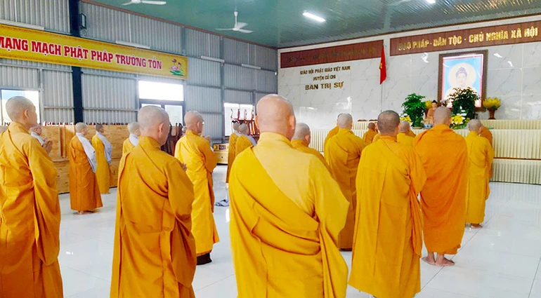 Tăng Ni xã Củ Chi, Tân An Hội, Thái Mỹ, An Nhơn Tây, Nhuận Đức, Phú Hòa Đông, Bình Mỹ Bố-tát, tụng giới tại chùa Pháp Thành 