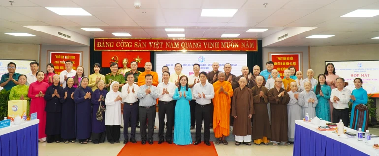 Họp mặt các vị chức sắc, chức việc các tôn giáo trên địa bàn P.Xuân Hòa trước thềm xuân 