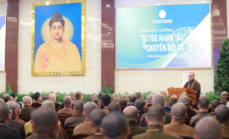 Khai mạc khóa bồi dưỡng về Trí tuệ nhân tạo (AI) và chuyển đổi số tại Việt Nam Quốc Tự