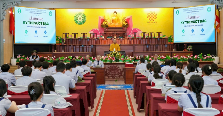 Đoàn sinh tham dự kỳ thi vượt bậc tại thiền viện Quảng Đức