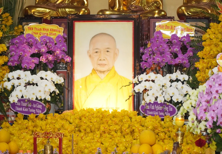 Di ảnh Trưởng lão Hòa thượng Thích Thanh Kiểm được tôn trí tại tổ đường tổ đình Vĩnh Nghiêm