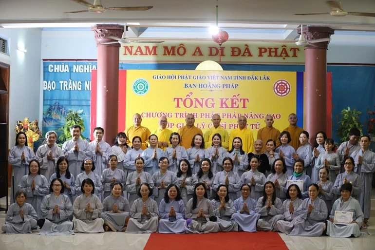 Ban Hoằng pháp GHPGVN tỉnh Đắk Lắk tổng kết Lớp giáo lý Phật pháp nâng cao dành cho Phật tử tại chùa Nghĩa Phú