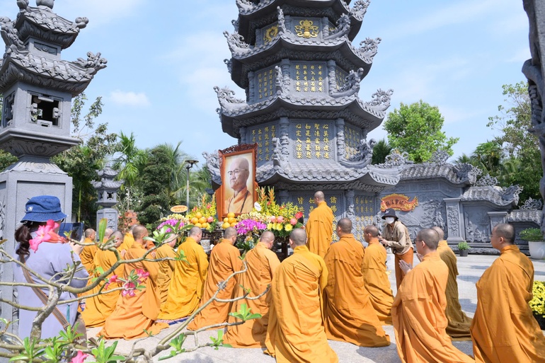 Tảo tháp Trưởng lão Hòa thượng Thích Hiển Pháp, Phó Pháp chủ GHPGVN tại chùa Pháp Thanh 