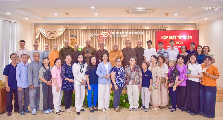 Báo Giác Ngộ họp mặt cuối năm