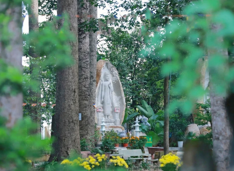 Nguyên nhân của khổ chính là nguyên nhân của chấp trước, sự đoạn diệt của khổ là sự đoạn diệt của chấp trước, và con đường dẫn đến sự đoạn diệt của khổ cũng chính là con đường dẫn đến sự đoạn diệt của sự chấp trước - Ảnh: Trung Thắng