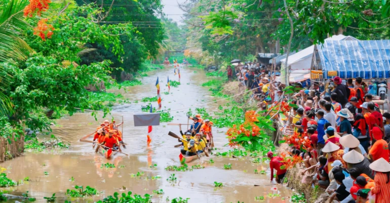 Giải đua ghe ngo mini chào mừng Tết cổ truyền Chôl Chnăm Thmây năm 2026