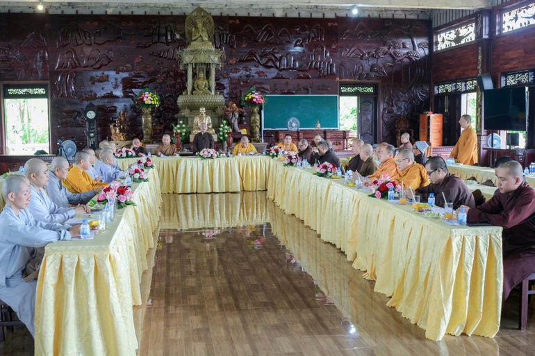 Phiên họp diễn ra tại thiền viện Trúc Lâm Chánh Thiện