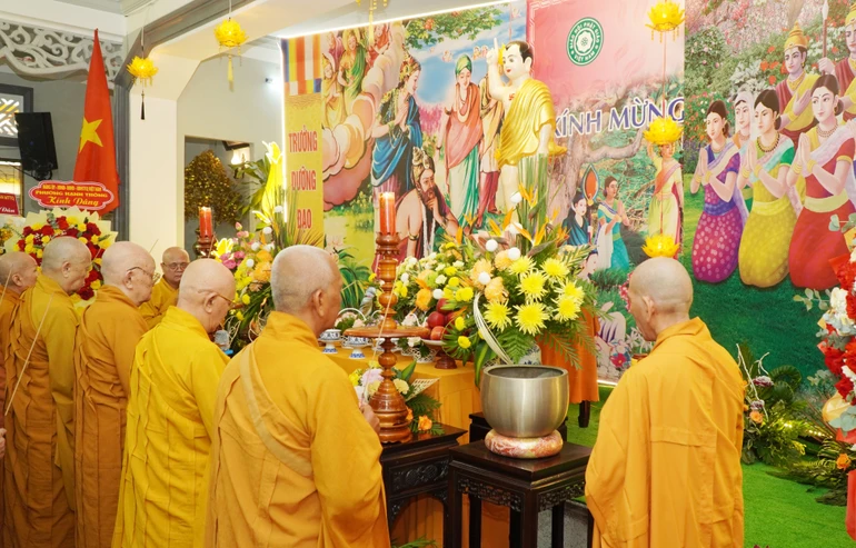 Tăng Ni các phường trang nghiêm Đại lễ Phật đản Phật lịch 2570
