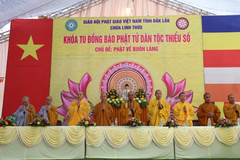 Chư tôn đức chứng minh và tham dự