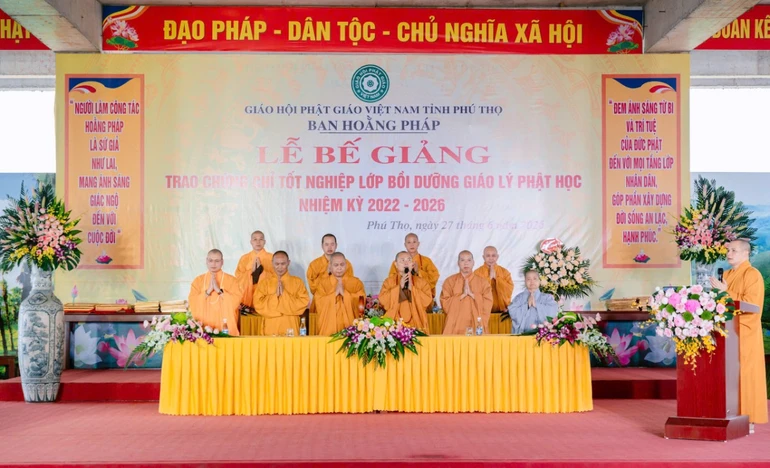 Niệm Phật cầu gia hộ
