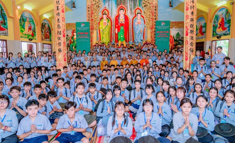 Có hơn 200 trại sinh tham gia trại huấn luyện do Phân ban Gia đình Phật tử tỉnh Cà Mau tổ chức 