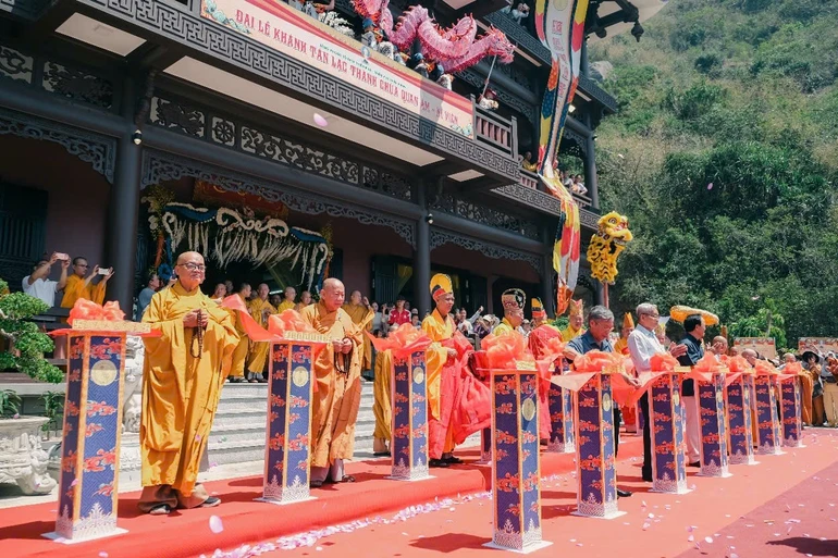 Lễ lạc thành Ni viện Quan Âm 