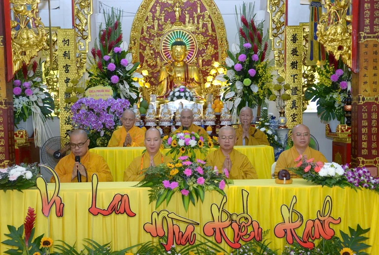 Chư tôn giáo phẩm chứng minh Đại lễ Vu lan - Báo hiếu tại chùa Phước Hòa - Ảnh: Bảo Toàn/BGN