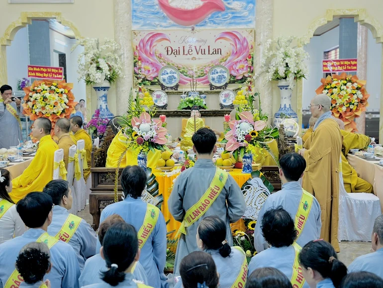 Lễ Vu lan tại chùa Dược Sư 