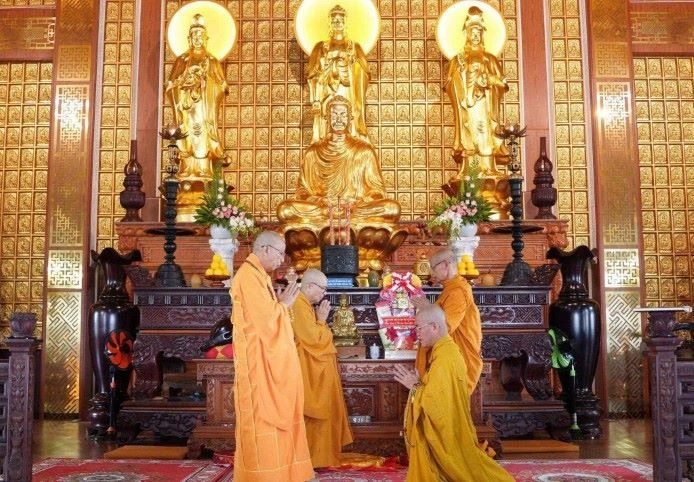 Lễ Tự tứ kết thúc mùa An cư kiết hạ tại chùa Pháp Hoa 