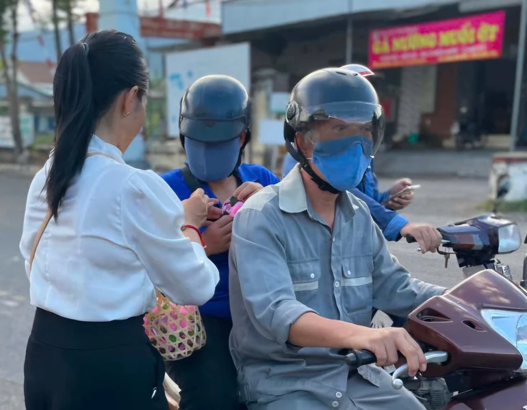 Hoa hồng Vu lan chùa Phổ Thiện 