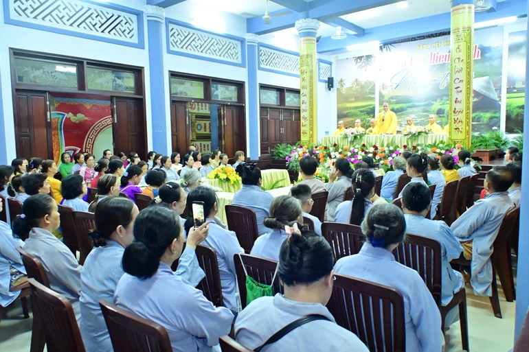 Buổi mạn đàm về hình ảnh mẹ qua pháp ngữ kinh Vu lan 