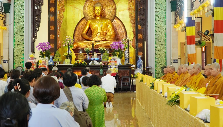 Lễ Vu lan - Báo hiếu tại chùa Phật học Xá Lợi