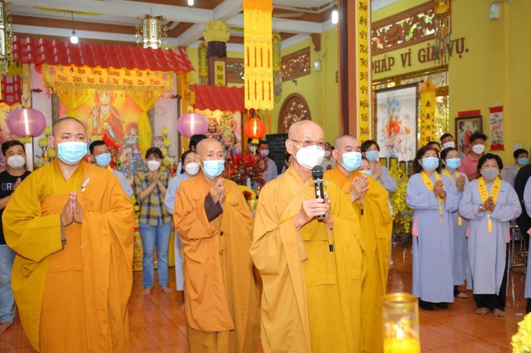 Chư tôn đức thành kính tưởng nhớ Hòa thượng Thích Liễu Học 