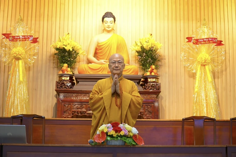 Hòa thượng Thích Chơn Không, Trưởng ban Hướng dẫn Phật tử GHPGVN TP.HCM niệm Phật cầu gia bị