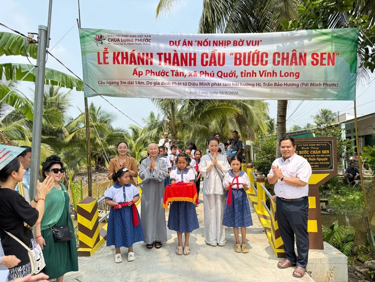 Cầu Bước Chân Sen được khánh thành nhân mùa khai giảng năm học mới 2026-2027 - Ảnh: Lyh Trang