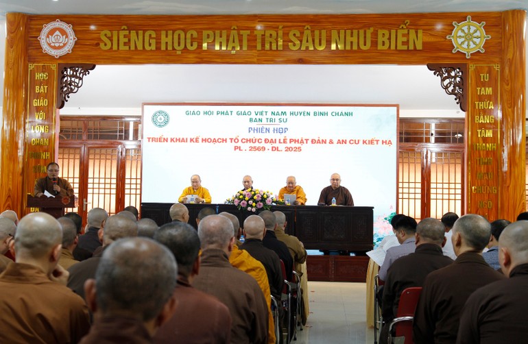 Quang cảnh phiên họp