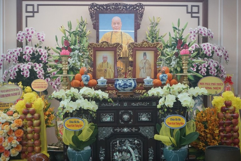 Giác linh đài Hòa thượng Thích Thiện Toàn 