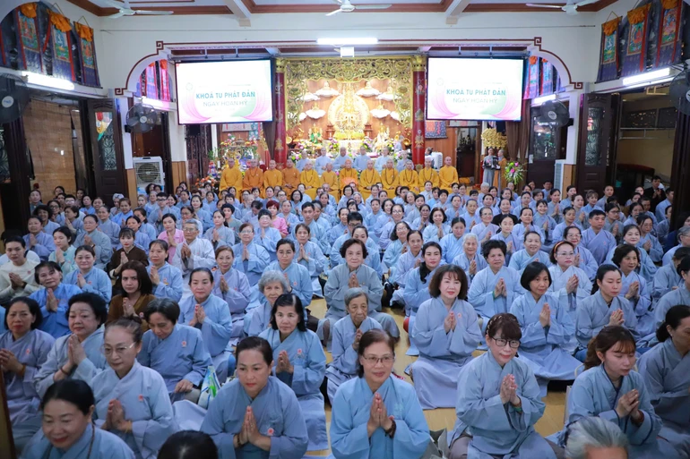 Khóa tu Kính mừng Phật đản - chủ đề “Ngày hoan hỷ” được tổ chức tại Quan Âm tu viện (Q.Phú Nhuận, TP.HCM)