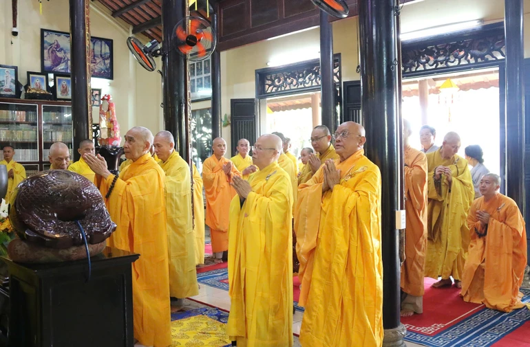 Khóa lễ tưởng niệm cố Hòa thượng Thích Trung Hậu tại chùa Linh Thái (H.Hóc Môn, TP.HCM) được cử hành theo truyền thống Phật giáo cố đô