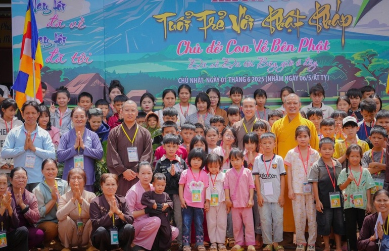 Khóa tu "Con về bên Phật" lần đầu tiên được tổ chức cho em thiếu nhi đồng bào dân tộc tại chùa Phước Bảo