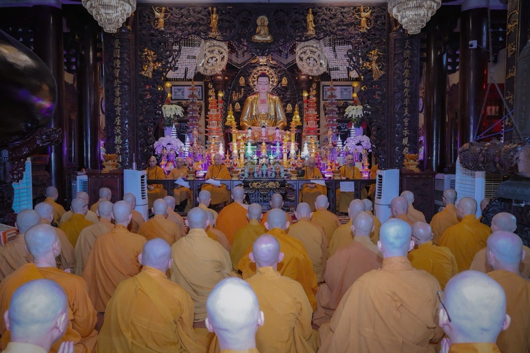 Quang cảnh buổi lễ tác pháp an cư của chư Tăng tại chùa Đại Giác (Q.Phú Nhuận, TP.HCM)