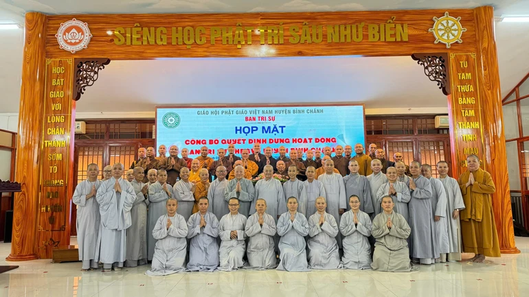 Lưu niệm buổi họp mặt của Tăng Ni H.Bình Chánh