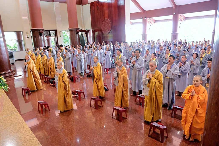 Khóa lễ tụng kinh tại chánh điện chùa Thanh Tâm (xã Bình Lợi, TP.HCM)