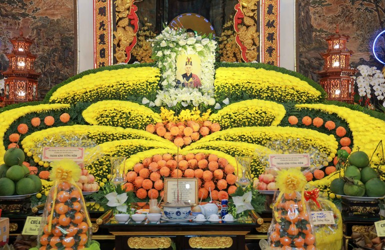 Giác linh đài Trưởng lão Hòa thượng Thích Hải Tràng được tôn trí tại chánh điện tổ đình Phổ Quang (P.Cầu Kiệu, TP.HCM) - Ảnh: Nguyên Tài/BGN