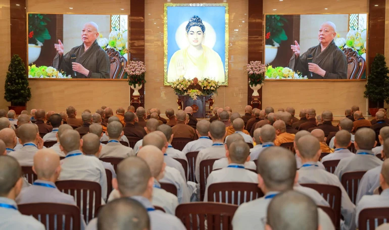 Khóa bồi dưỡng trụ trì do Ban Trị sự GHPGVN TP.HCM tổ chức tại Việt Nam Quốc Tự, diễn ra từ ngày 20-12 (1-11-Ất Tỵ) đến 29-12 (10-11-Ất Tỵ) - Ảnh: Nguyên Tài/BGN