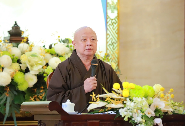 Hòa thượng Thích Lệ Trang, Trưởng ban Trị sự GHPGVN TP.HCM chủ trì buổi sinh hoạt - Ảnh: Trung Thắng