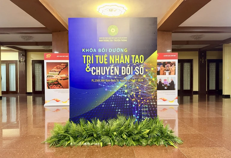 Khóa bồi dưỡng Trí tuệ nhân tạo (AI) và chuyển đổi số diễn ra vào ngày 9, 10-1-2026 (nhằm ngày 21, 22-11-Ất Tỵ), tại Việt Nam Quốc Tự - Ảnh: Hoằng Tâm