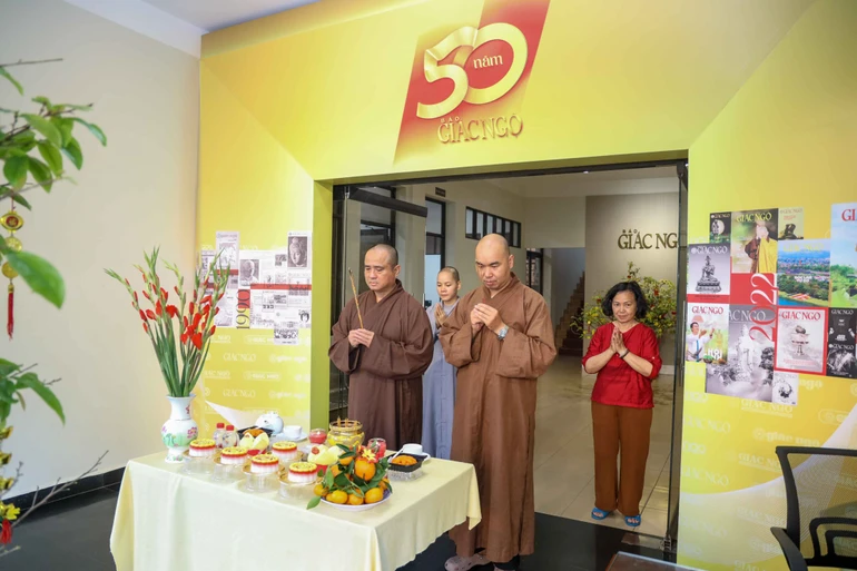 Lễ khai trương mở cửa tòa soạn Báo Giác Ngộ vào ngày mùng 6 Tết Bính Ngọ - Ảnh: Nguyên Tài/BGN