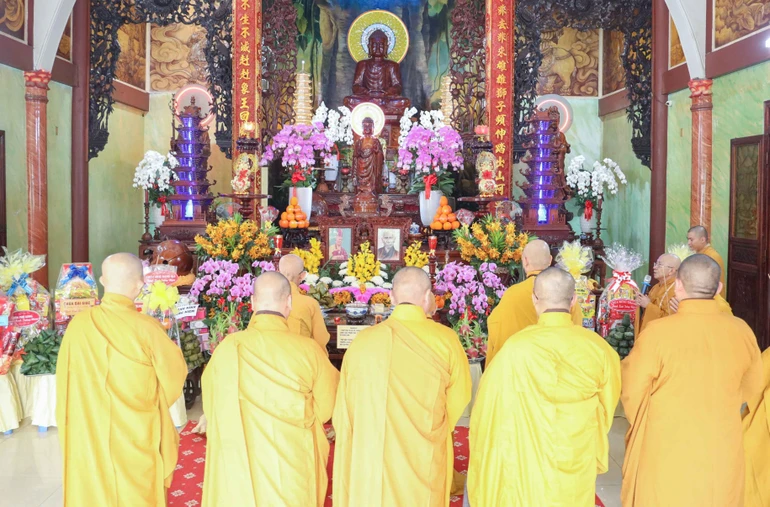 Trang nghiêm Lễ tưởng niệm Quốc sư Thích Phước Huệ và Trưởng lão Hòa thượng Thích Bảo An tại chùa Giác Uyển (P.Phú Nhuận, TP.HCM) - Ảnh: Nguyên Tài/BGN