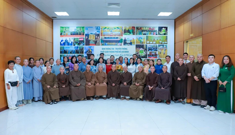 Ấm áp buổi họp mặt thân mật tổng kết, kết thúc nhiệm kỳ của Ban Thông tin - Truyền thông Phật giáo TP.HCM và Nhóm đồng hành cùng truyền thông Phật giáo - Ảnh: Trung Thắng/BGN