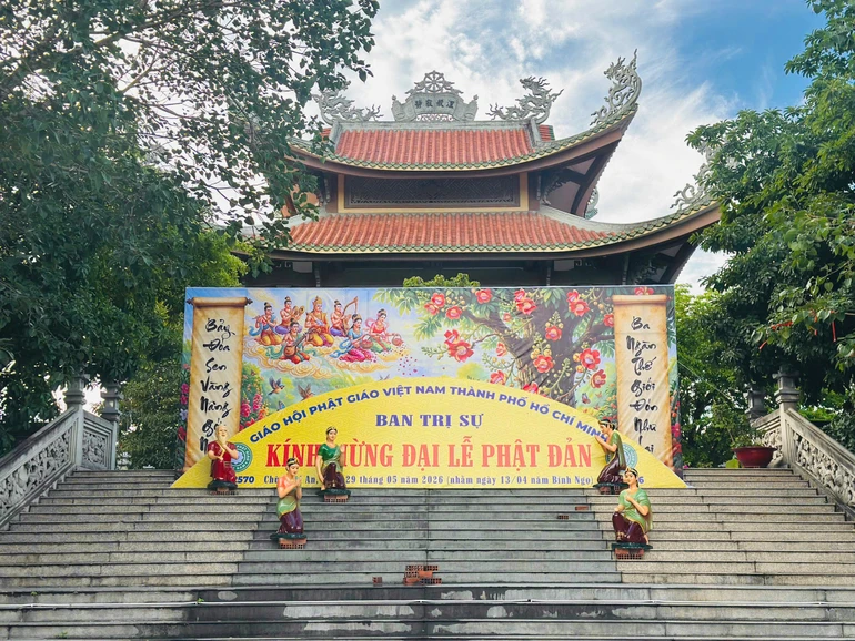 Chùa Hội An (P.Bình Dương) - lễ đài chính Đại lễ Phật đản Phật lịch 2570 của Tăng Ni TP.HCM tại khu vực Bình Dương (cũ) - Ảnh: Chúc Nghĩa