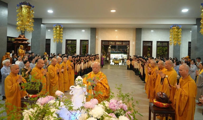 Trang nghiêm khóa lễ Tắm Phật kính mừng Phật đản tại chùa Phổ Quang (P.Tân Sơn Hòa, TP.HCM) - Ảnh: Trương Hoàng Giang