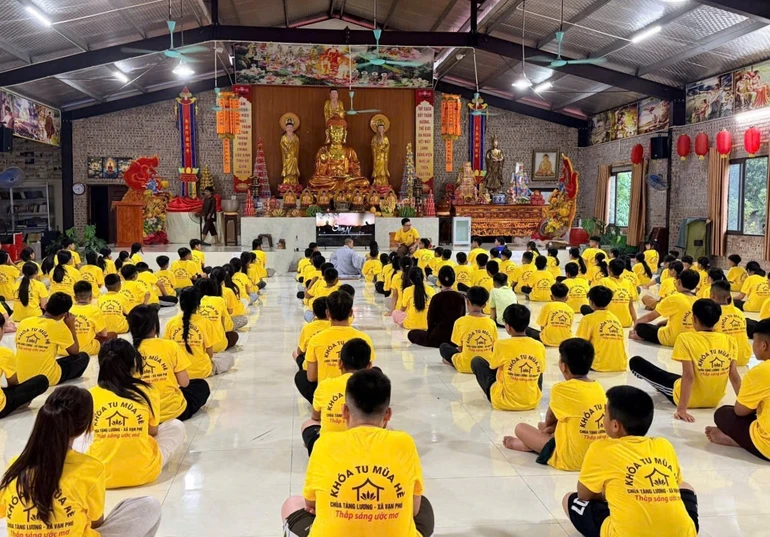 Thời khóa tụng kinh trong khóa tu mùa hè năm 2026 tại chùa Tằng Lương