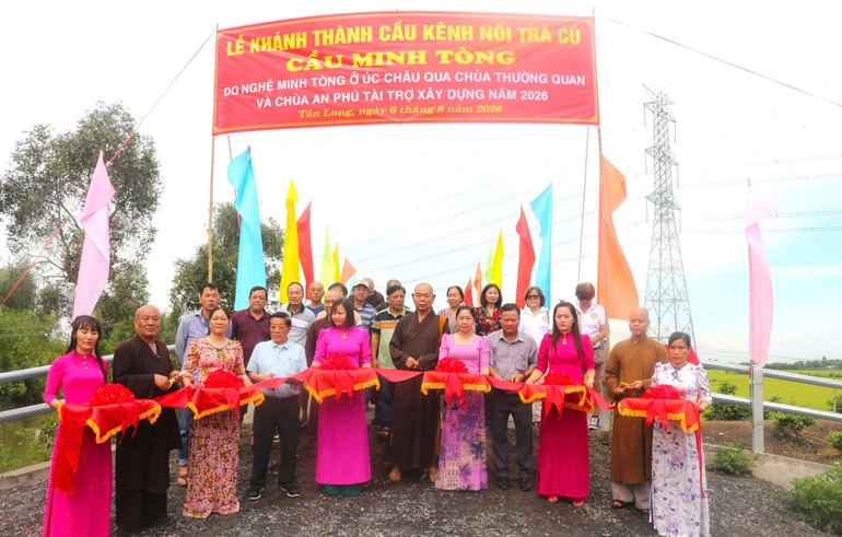Cắt băng khánh thành cầu Minh Tòng tại xã Tân Long, tỉnh Tây Ninh
